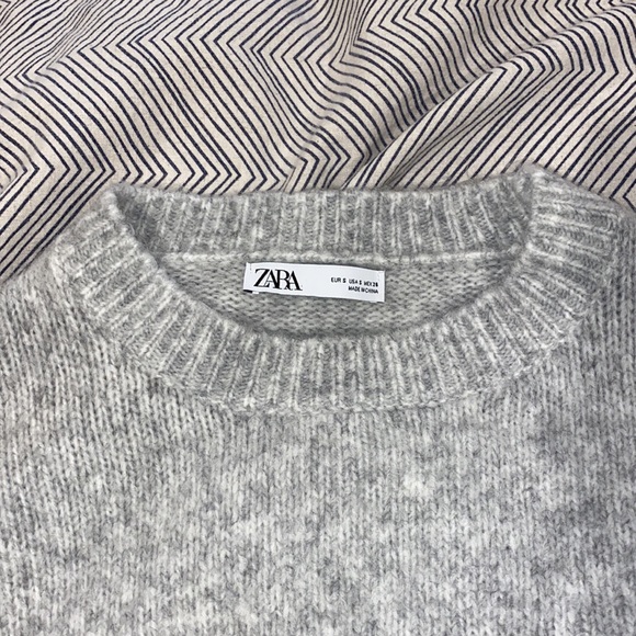 Zara Grey Crewneck Sweater - Picture 2 of 4